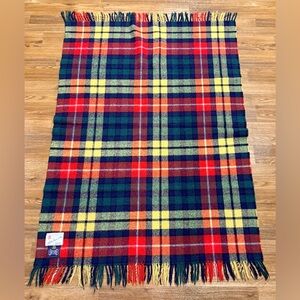 Vintage 70’s Archie Brown and Sons 100% wool tartan plaid blanket scarf 48x36 in